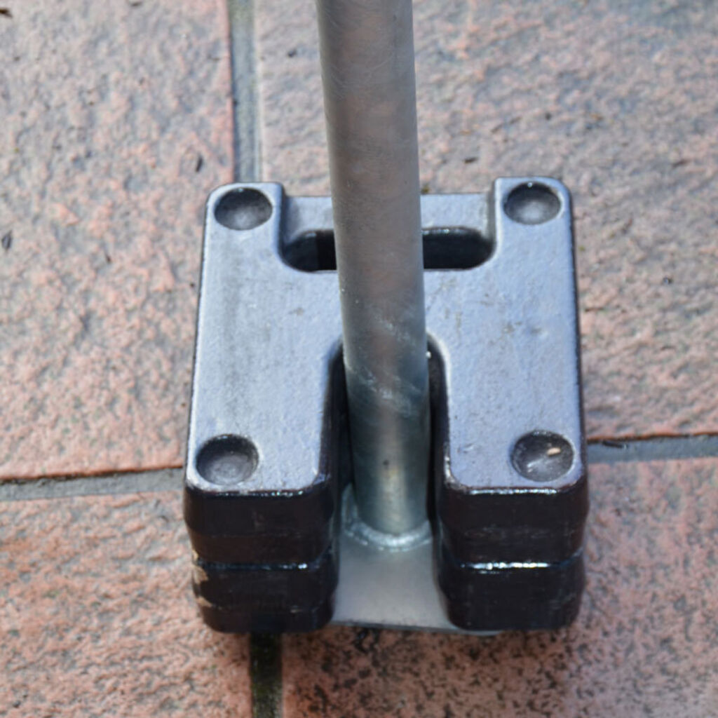 poids-facile-à-placer-sur-le-socle-plat